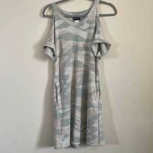 Size extra small camel dress never worn.